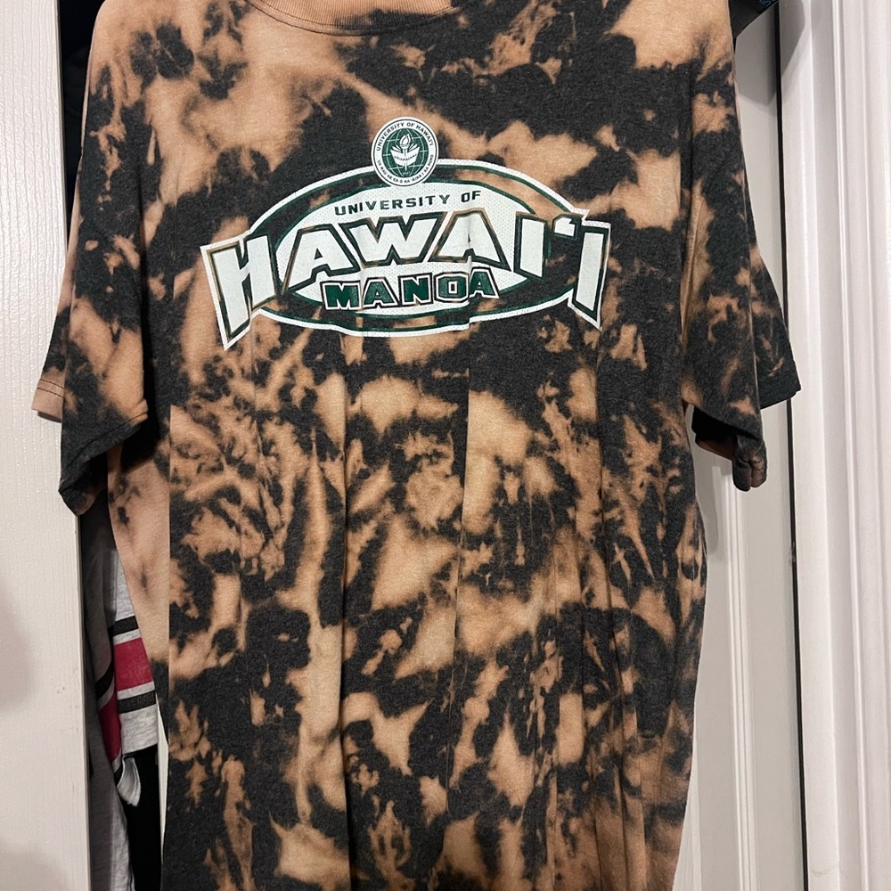 University of Hawaii Manoa Tie-Dye Short Sleeve Tee